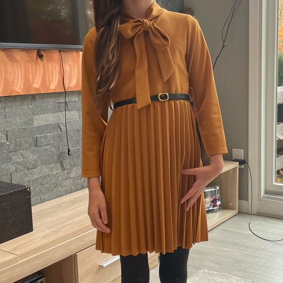 🟢 BUNDLE 2 ITEMS for 20$ - Girls DRESS in excellent condition - Picture 1 of 14